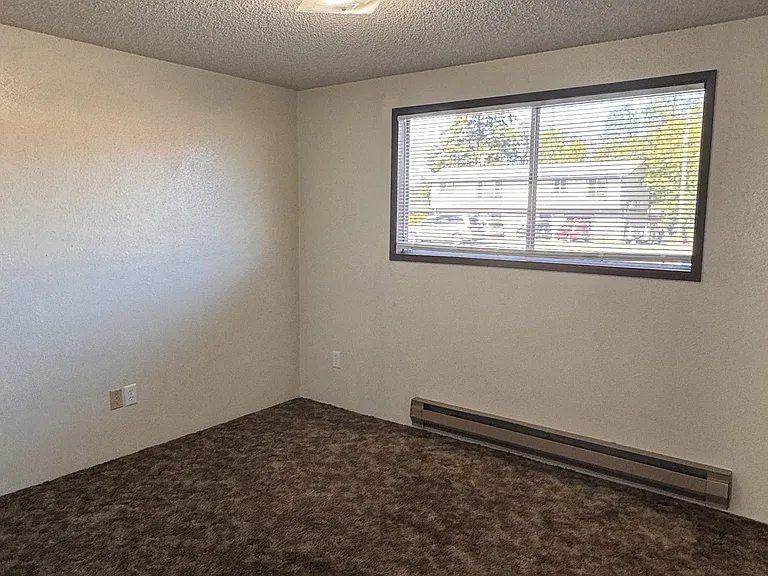 423 Hewitt Ave — Photo 7