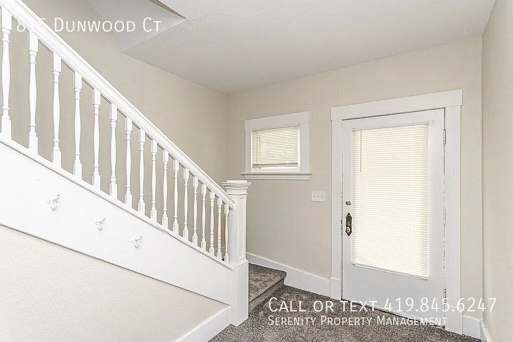 Cozy Fall Living Near Toledo Zoo | Charming 3-Bedroom Home — Photo 1