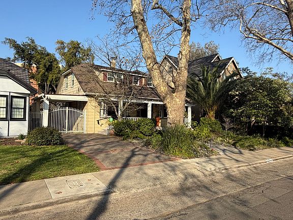 4th image of 952 41st St