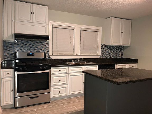 2nd image of 633 Avenue G