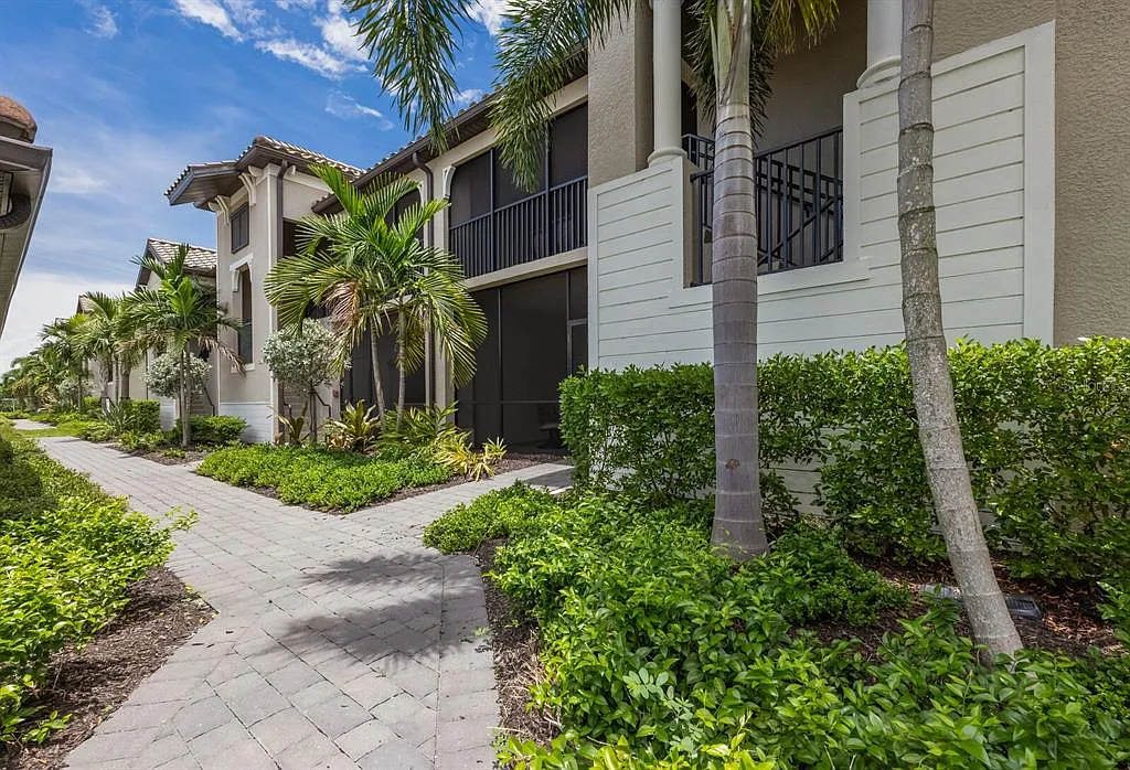 2 bed, 2.0 bath, 1336 sqft, $3,500 — Photo 4