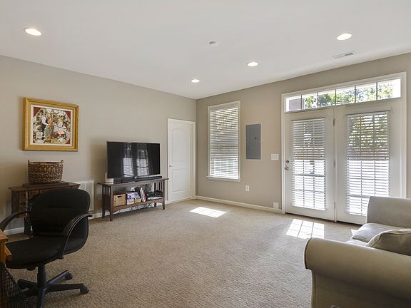 3rd image of 10613 Legacy Ln