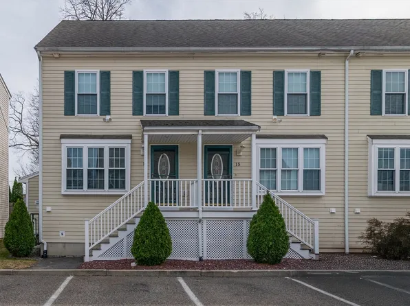 17 Foster St Unit 16, Brockton, MA 02301