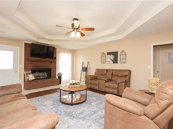 4th image of 1125 Lee Road 437