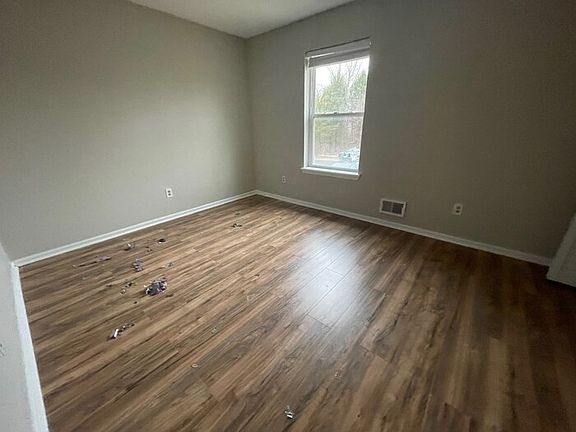 5th image of 508 Fox Chase Ct NW