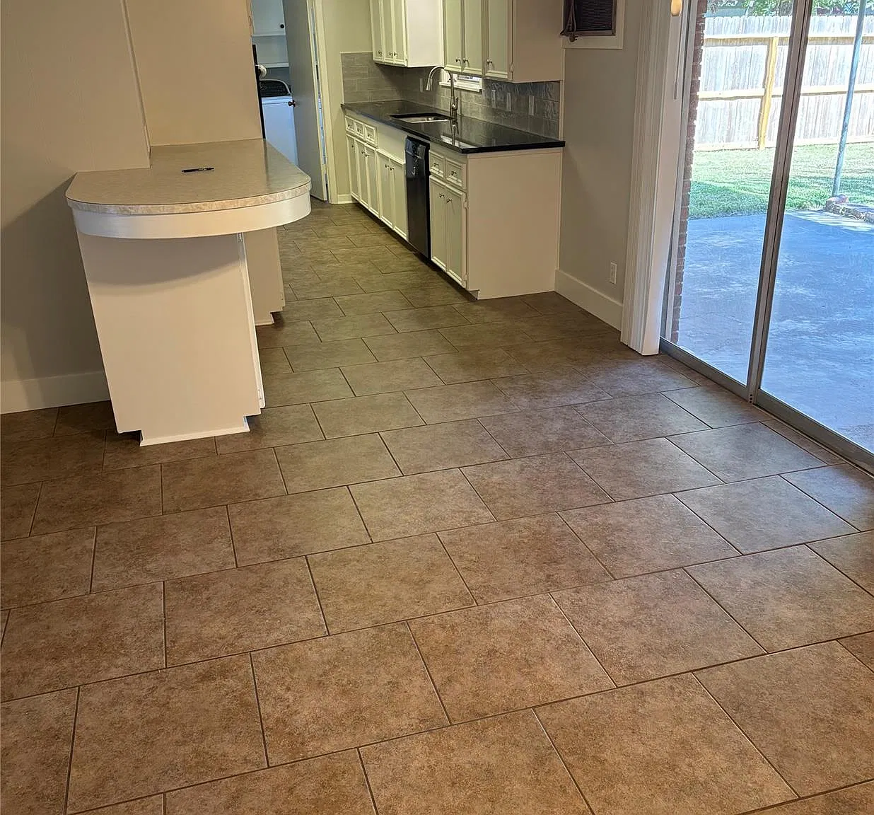 3 bed, 2.0 bath, 1410 sqft, $1,850 — Photo 3