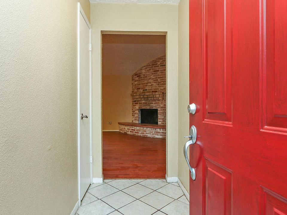 1st image of 22811 Capitol Landing Ln