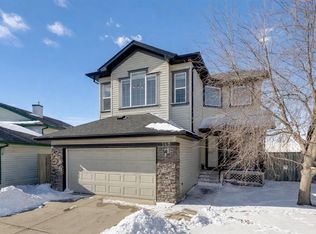 148 E Stonegate Cres NW, Airdrie, AB T4B2S8