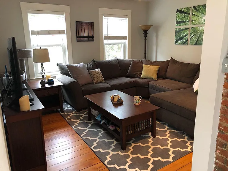 835 Starkweather Ave — Photo 2