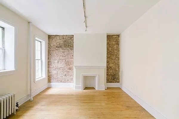 Rented by REAL New York | media 24