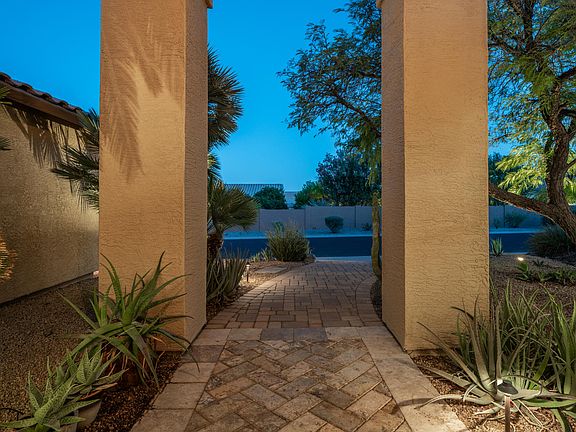 4th image of 1642 E NIGHTHAWK Way