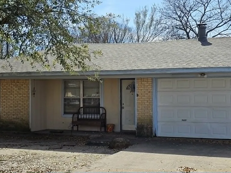705 N Overlook Dr — Photo 1