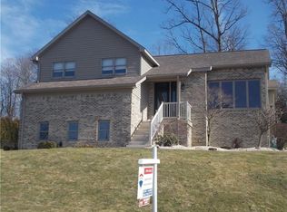 6 Camry Dr, Irwin, PA 15642