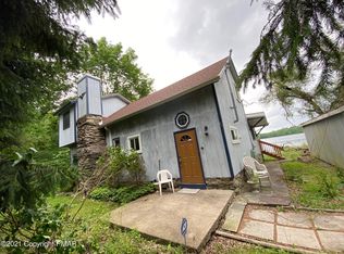 6219 Lakeshore Dr W, East Stroudsburg, PA 18302