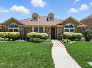 960 Cassion Dr, Lewisville, TX 75067