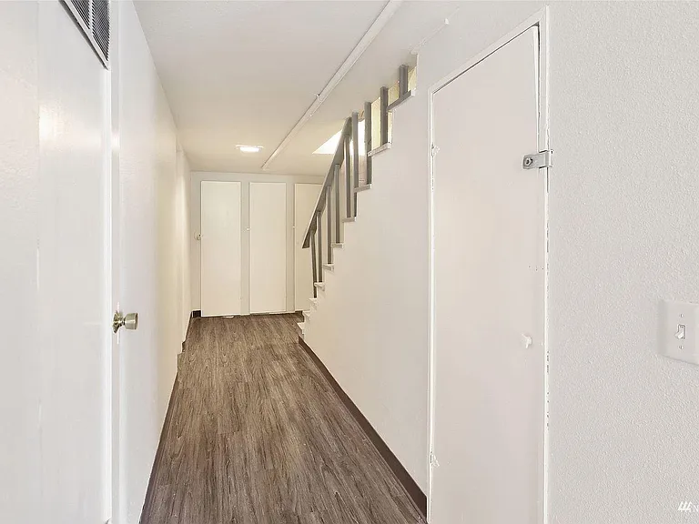 715 Judson St #7 — Photo 13