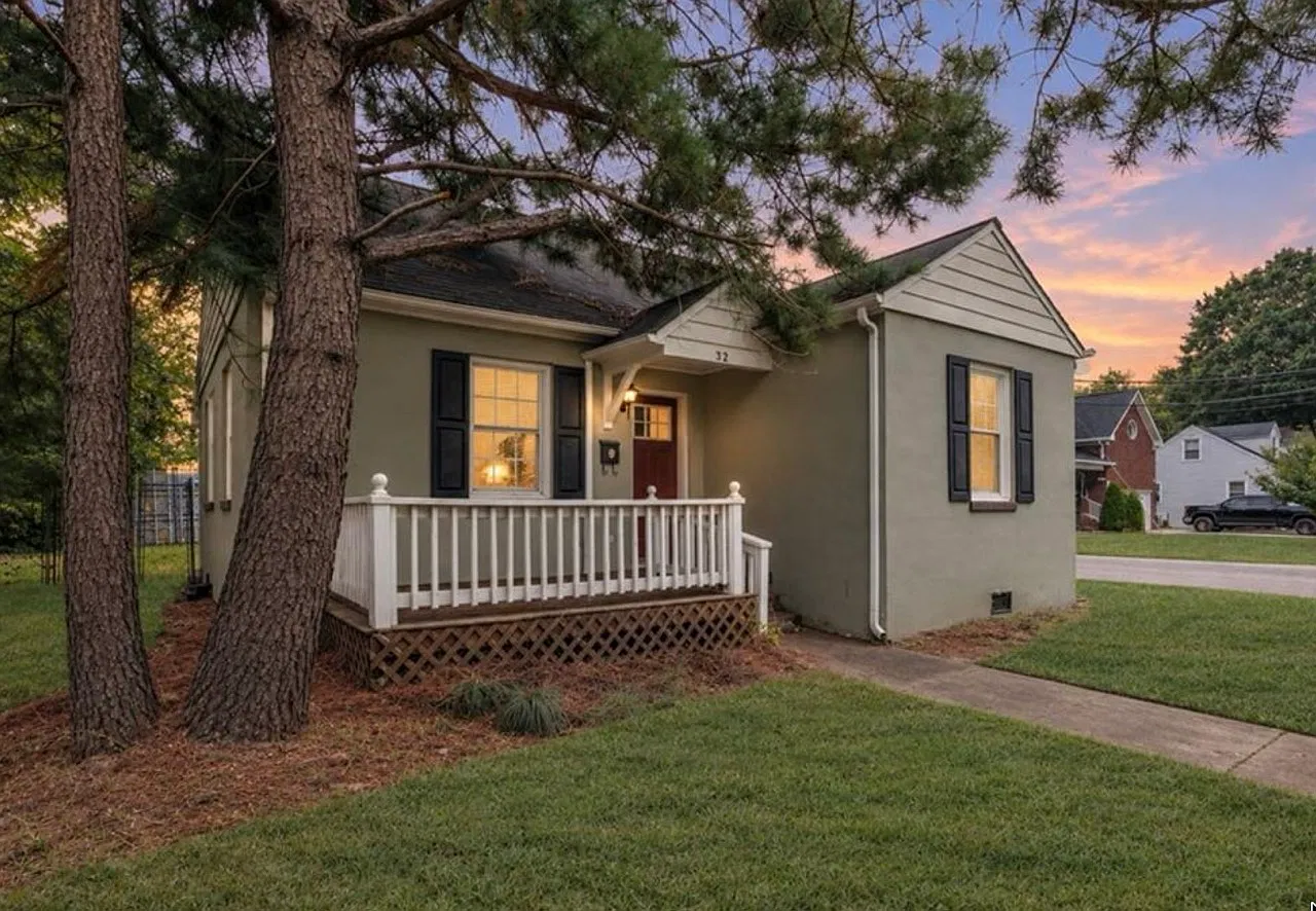 3 bed, 1350 sqft, $2,200 — Photo 1