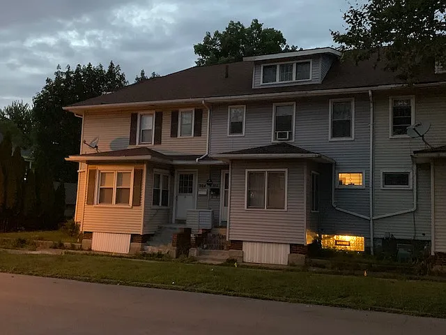 302 Congress Ave — Photo 6