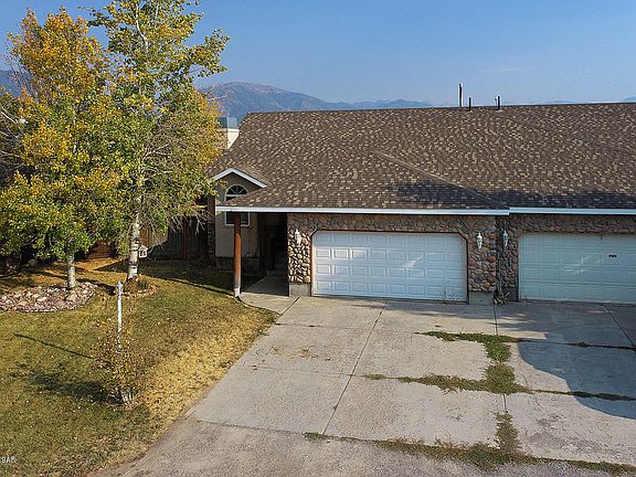 3rd image of 290 Bear Hollow Cir