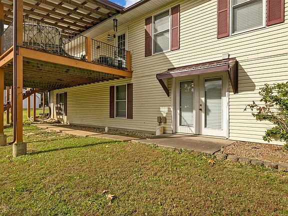 5th image of 3134 Lakeshore Dr