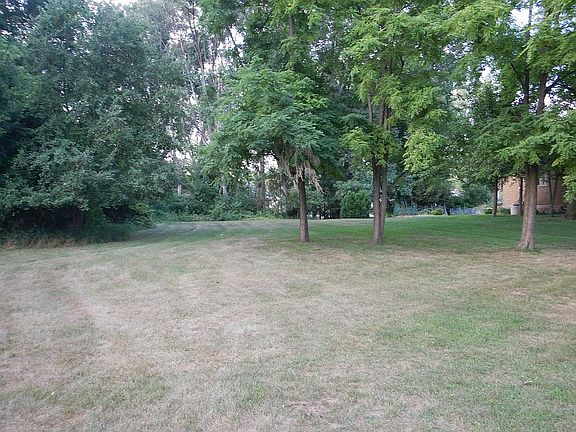5th image of 8370 Fox Bay Dr