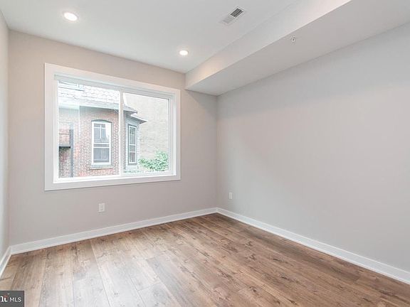 4th image of 437 N 35th St #C