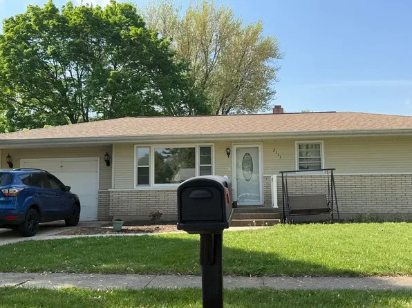 2111 Devon Ave, Loves Park, IL 61111