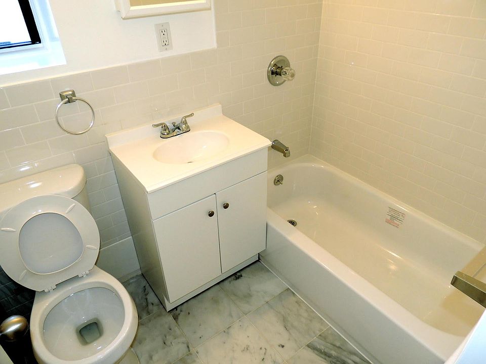 2nd image of 15017 75th Rd APT 1D