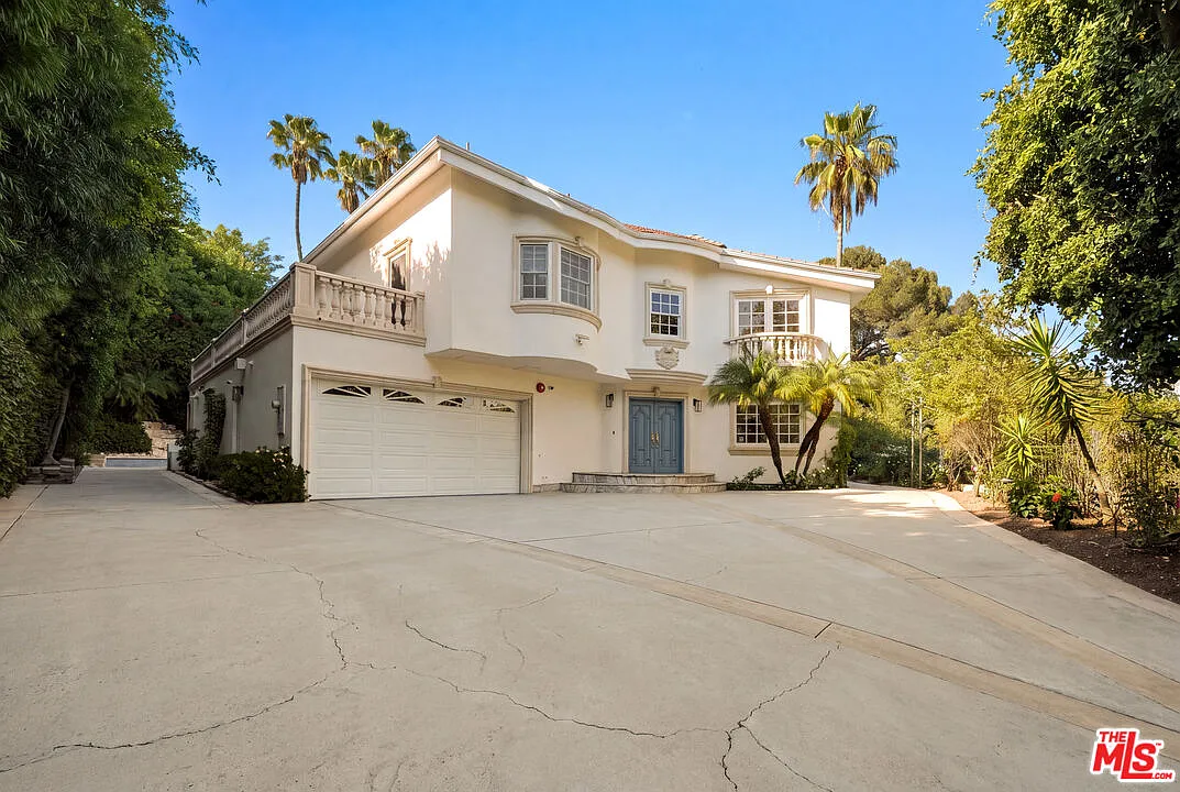 4 bed, 5.0 bath, 4600 sqft, $19,500 — Photo 1