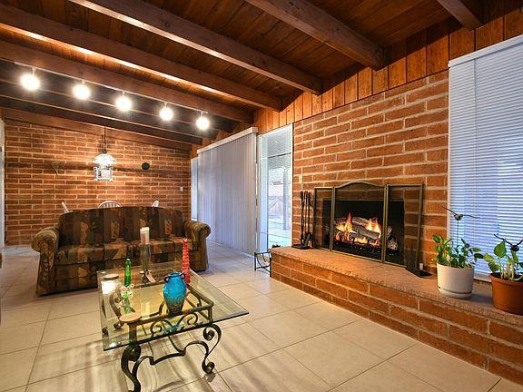 5th image of 1628 N Camilla Blvd