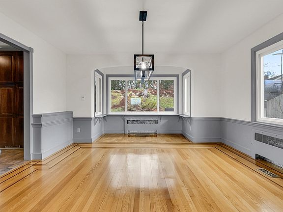 5th image of 46 Clairmont St