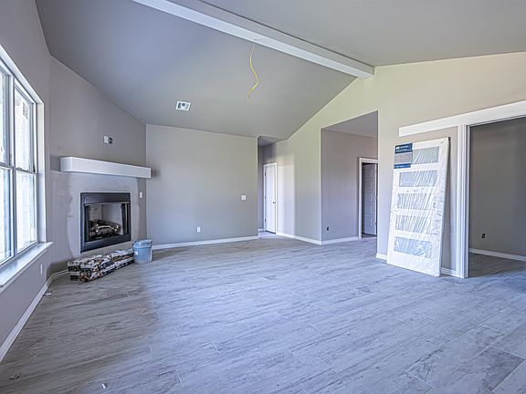 4th image of 4710 Sandhill Dr
