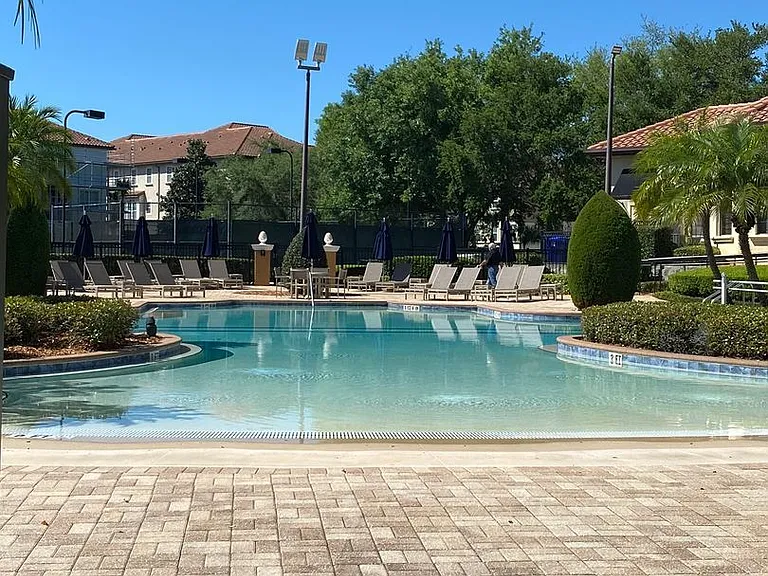 2408 Lobelia Dr — Photo 17
