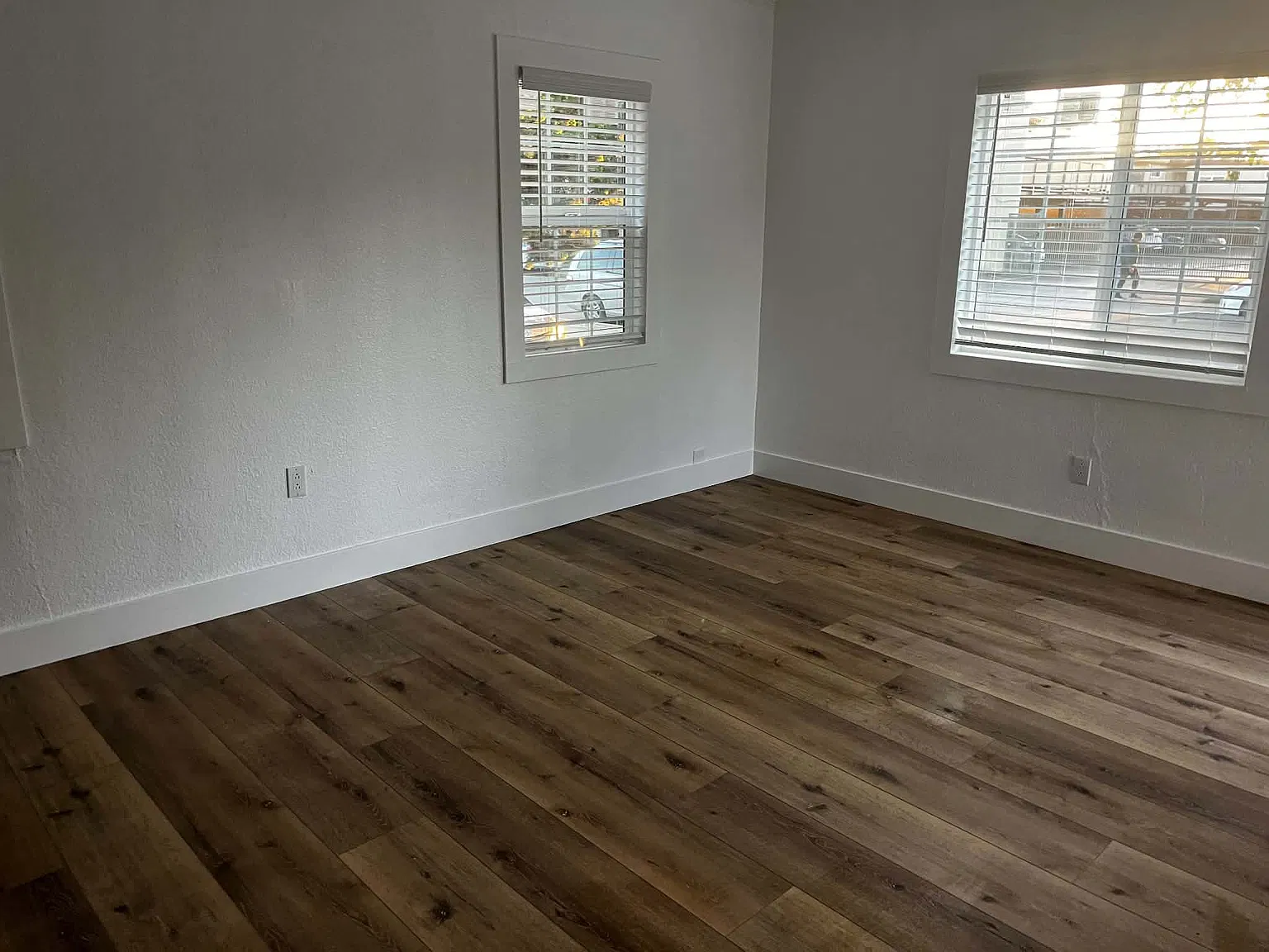 3 bed, 990 sqft, $3,600 — Photo 4