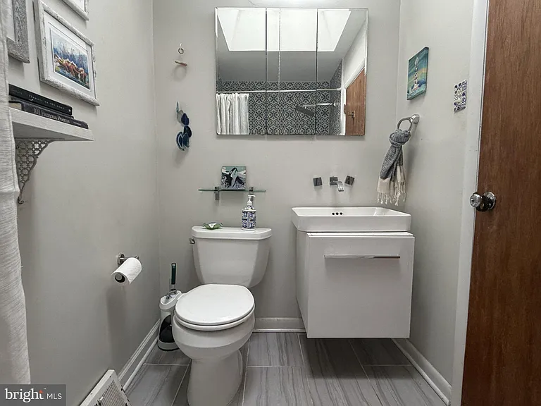 559 Wartman St — Photo 14