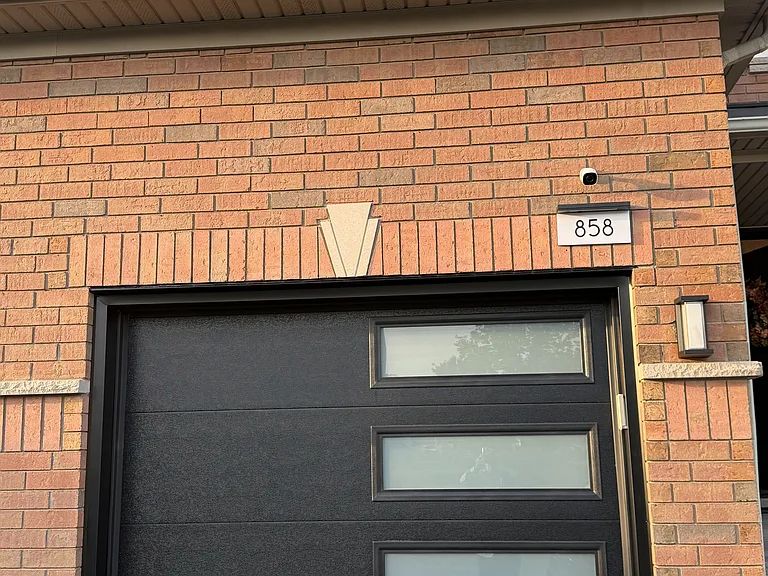 858 Khan Cres #BASEMENT — Photo 2