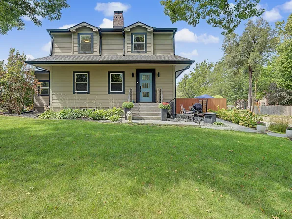 2202 E 32nd St, Des Moines, IA 50317
