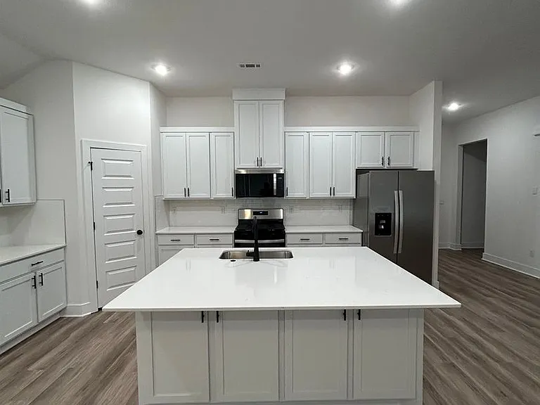 7001 E Sugarloaf St — Photo 4