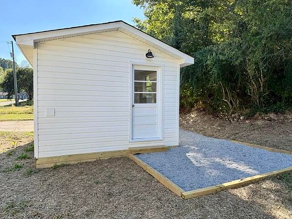 2nd image of 1763 Yaphank Rd