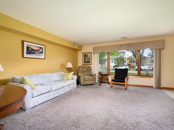 4th image of 2739 N 74th Ave #1