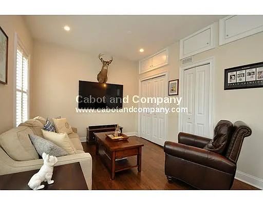 Building Photo - 80 Rutland St #2