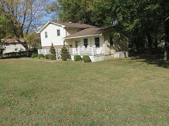2nd image of 205 Cinderella Ln