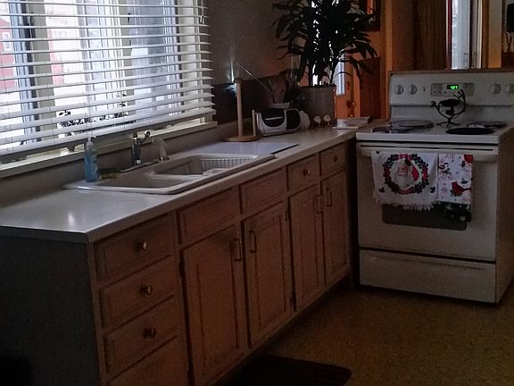 5th image of 136 Glasgow St