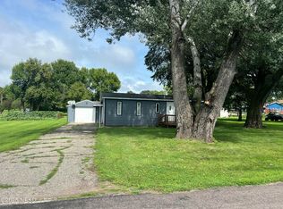 851 Walnut St, Big Stone City, SD 57216
