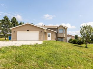805 Barston Ln, Bismarck, ND 58501