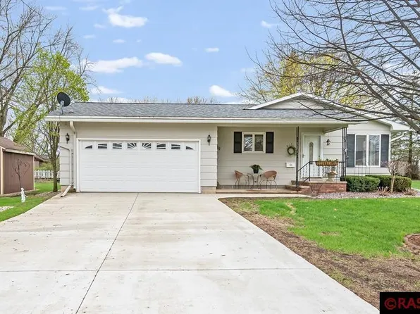 214 Kings Dr, Blue Earth, MN 56013
