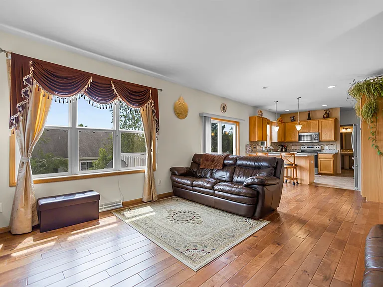 1206 Meadow Sweet Dr — Photo 8
