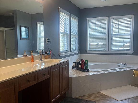5th image of 804 Crystal Ln