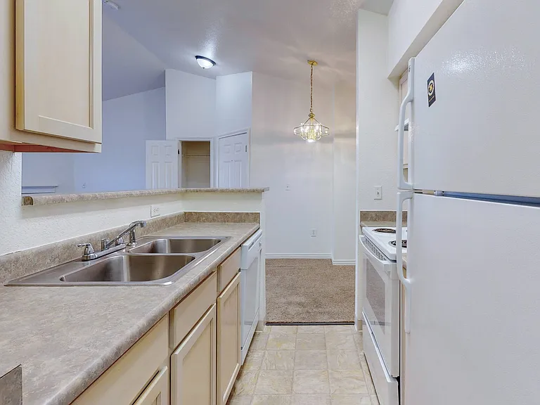 Tiburon Apartments Kitchen