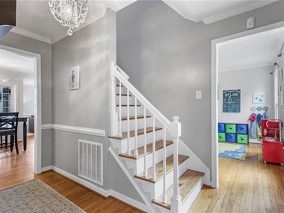 4th image of 9522 Chatterleigh Dr